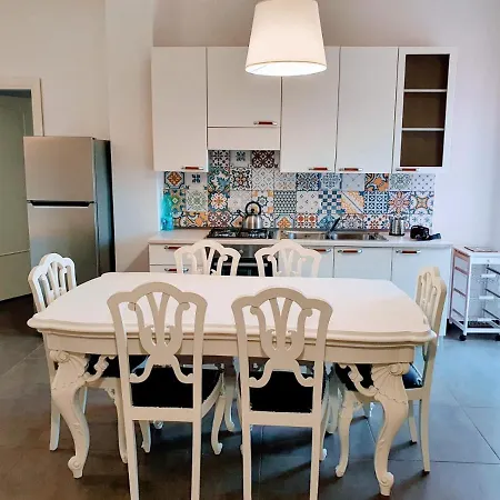 Le Sorelle Apartment *